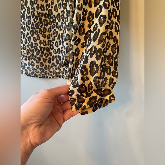 GUESS Medium Leopard Animal Pattern long sleeve blouse - Picture 7 of 7
